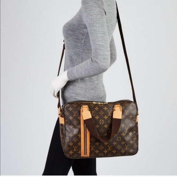 Authentic Louis Vuitton Sac Bosphore - Picture 8 of 11